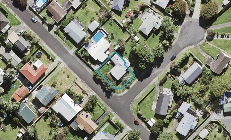 8 O'Donn Avenue, Beach Haven, Auckland - Carousel 1