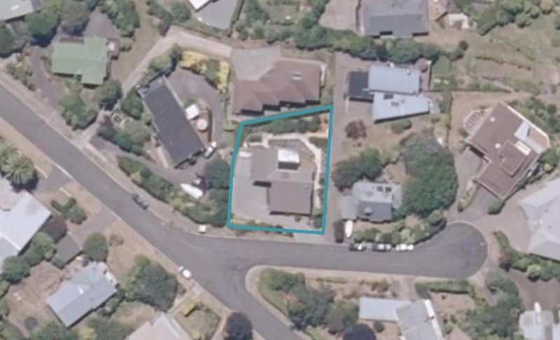 1 Sylvia Place, Acacia Bay, Taupo - Carousel 1