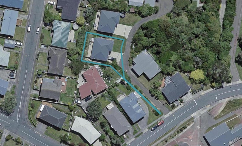 17A Padnell Crescent, Paparangi, Wellington - Carousel 1