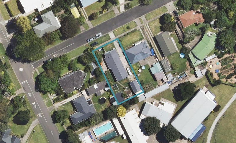 1 Dominey Street, Inner Kaiti, Gisborne - Carousel 1