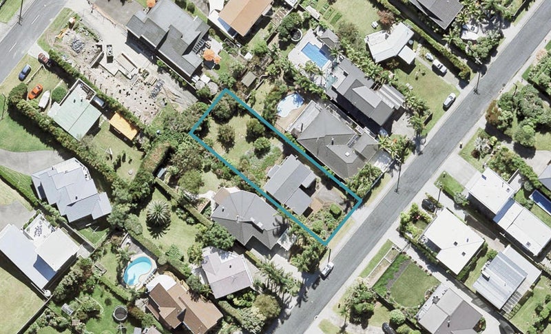 16 De Luen Avenue, Tindalls Beach, Whangaparaoa - Carousel 1
