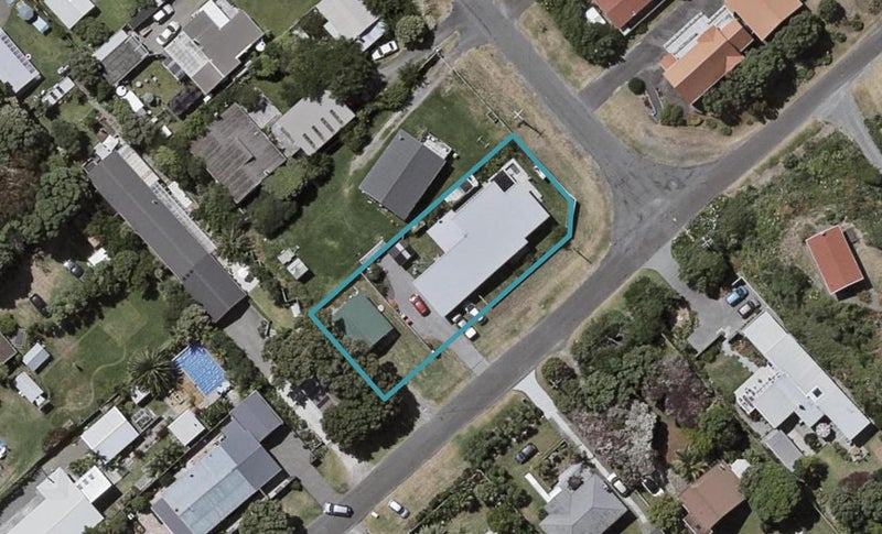 43 Ngapaki Street, Waikanae Beach, Waikanae - Carousel 1