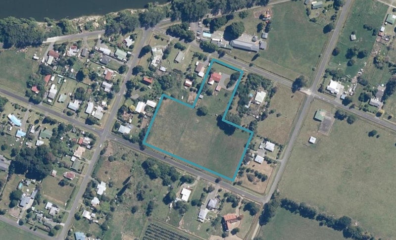 8 Humphries Street, Frasertown, Wairoa - Carousel 1