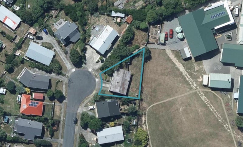 20 Limerick Grove, Ascot Park, Porirua - Carousel 1