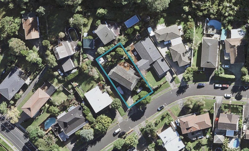 8 Montclair Rise, Browns Bay, Auckland - Carousel 1