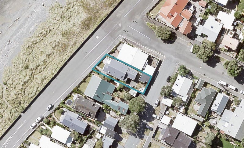 117 Marine Parade, Eastbourne, Lower Hutt - Carousel 1
