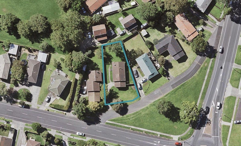 122 Gills Road, Half Moon Bay, Auckland - Carousel 1