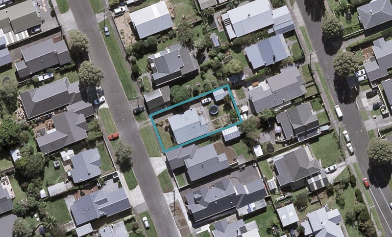 43 Newton Street, Fitzroy, New Plymouth - Carousel 1