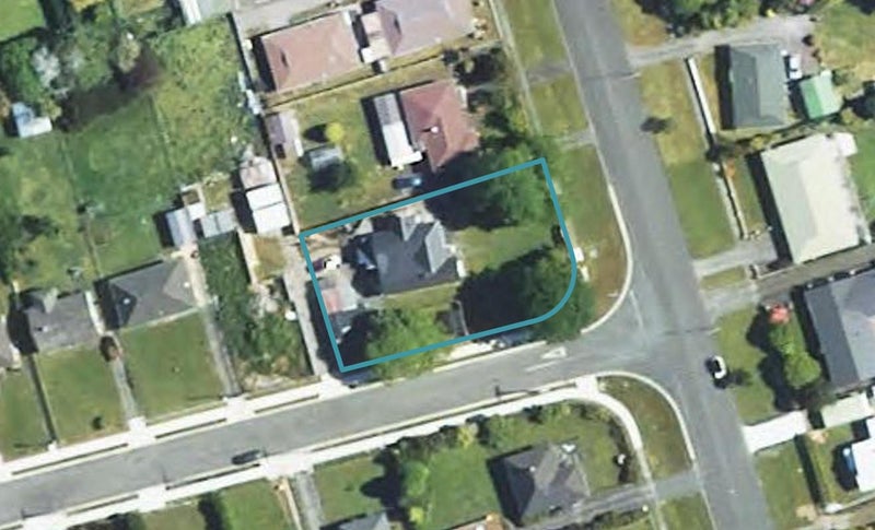 105 Hamlet Street, Stratford - Carousel 1