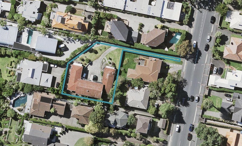 2/240 Hurstmere Road, Takapuna, North Shore City - Carousel 1