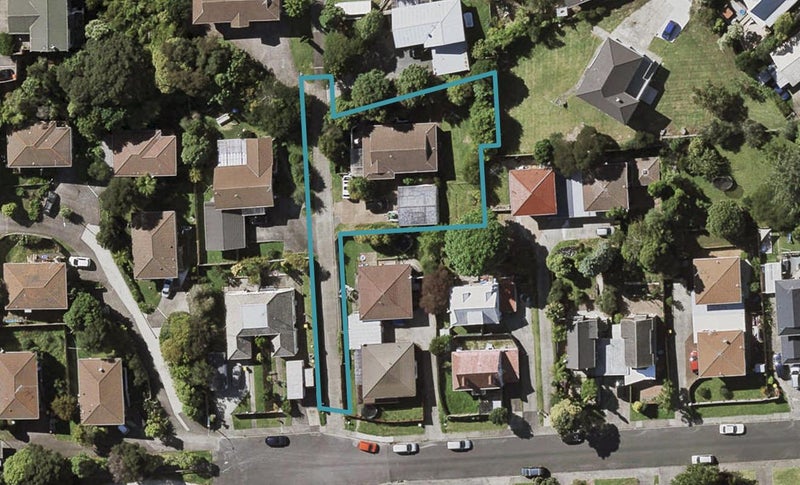 19 Lambrown Drive, Totara Vale, Auckland - Carousel 1