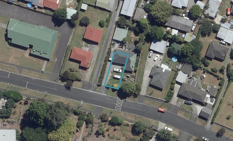 2/8 Rhode Street, Frankton, Hamilton - Carousel 1