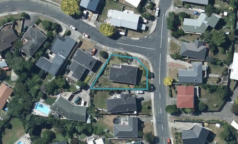 1 Lagden Street, Camborne, Porirua - Carousel 1