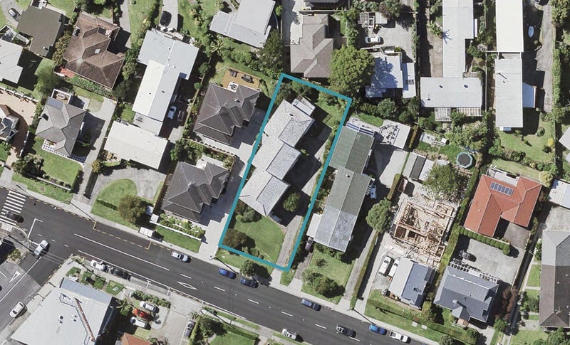 1/47 East Coast Road, Milford, Auckland - Carousel 1