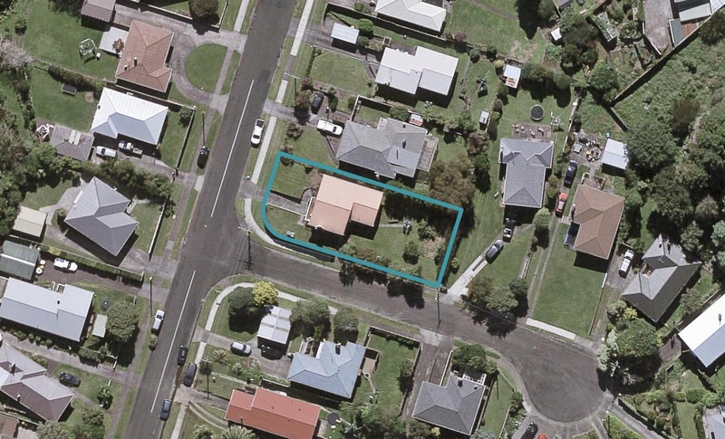 13 Oranga Street, Marfell, New Plymouth - Carousel 1