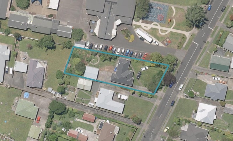 43 Raine Street, Whanganui East, Whanganui - Carousel 1