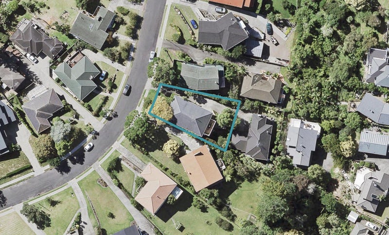 16 Mayfair Crescent, Mairangi Bay, Auckland - Carousel 1