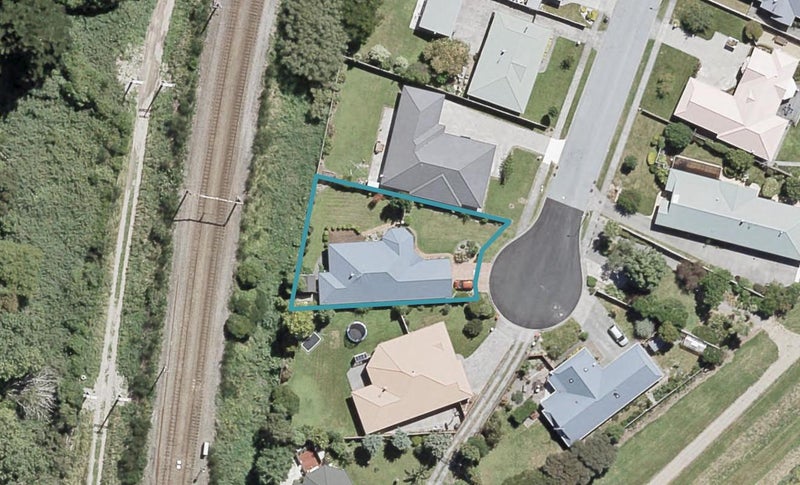 31 Mary Huse Grove, Manor Park, Lower Hutt - Carousel 1