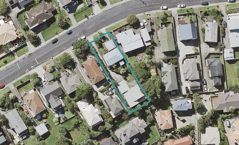 1/18 Spencer Road, Pinehill, Auckland - Carousel 1
