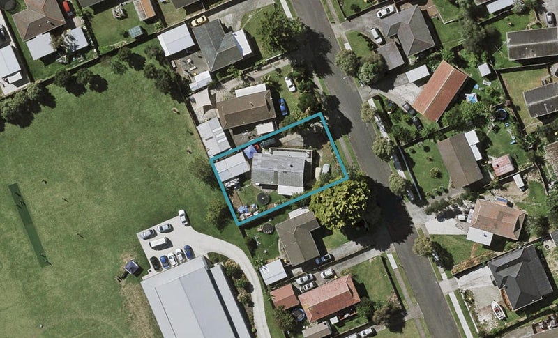 7 Shalimar Place, Clover Park, Auckland - Carousel 1