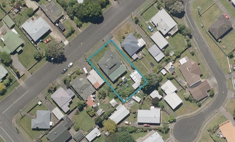 16 Collingwood Street, Whanganui East, Whanganui - Carousel 1