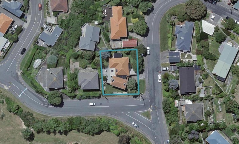 15 Kinghorne Street, Strathmore Park, Wellington - Carousel 1