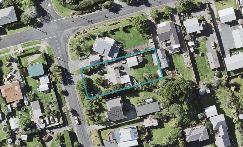 55 Bell Road, Beachlands, Auckland - Carousel 1
