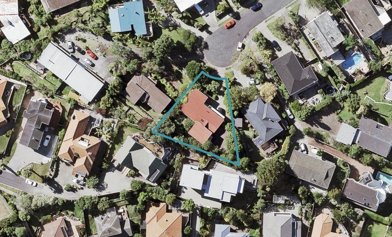 18 Valdese Rise, Browns Bay, Auckland - Carousel 1
