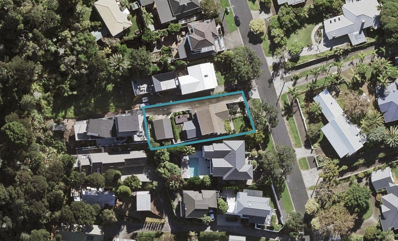 35 Seaview Avenue, Northcote, Auckland - Carousel 1