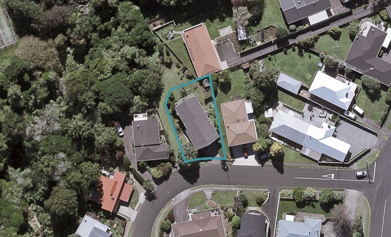6 Fairfax Terrace, Frankleigh Park, New Plymouth - Carousel 1
