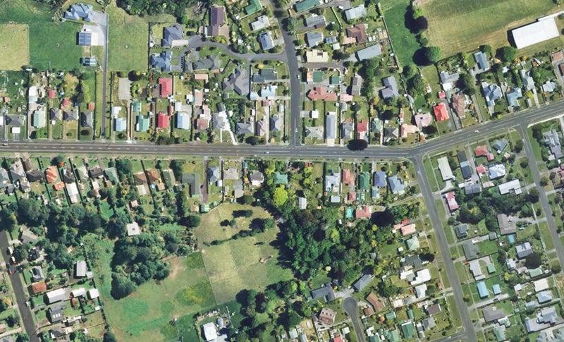 41A Pembroke Road, Stratford - Carousel 1