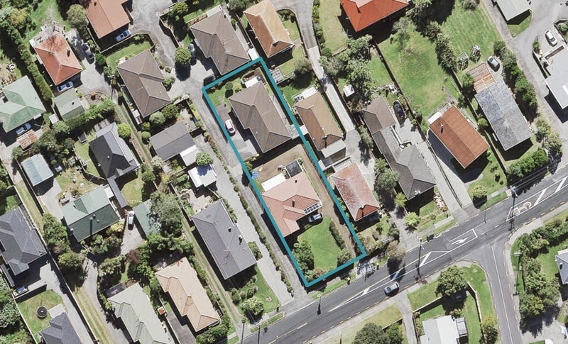 135 Hutchinson Avenue, New Lynn, Auckland - Carousel 1