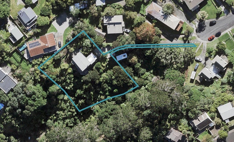 2/37 Sispara Place, Beach Haven, Auckland - Carousel 1