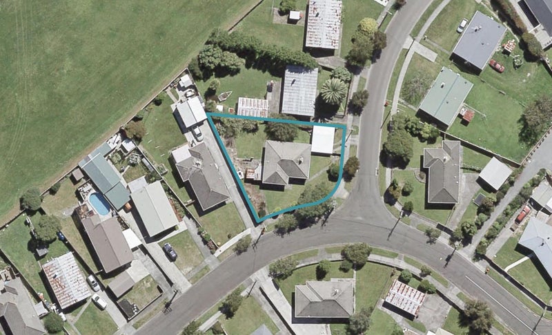 6 Mary Crescent, Elderslea, Upper Hutt - Carousel 1