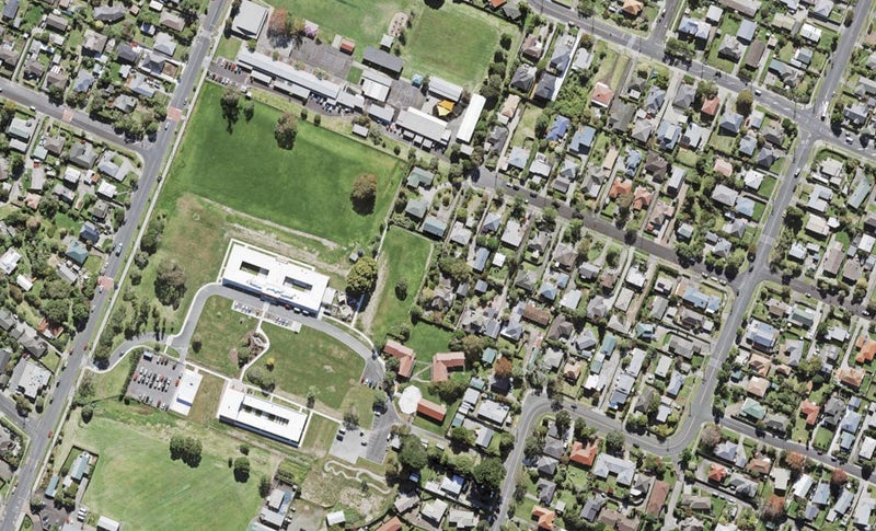 20 Riverview Road, New Lynn, Auckland - Carousel 1