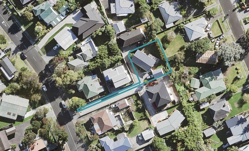 215 Halsey Drive, Lynfield, Auckland - Carousel 1