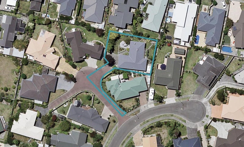 15 Bishops Close, Greenmeadows, Napier - Carousel 1