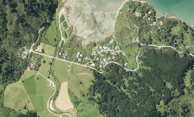 12 Mccormicks Road, Whatamango Bay, Picton - Carousel 1