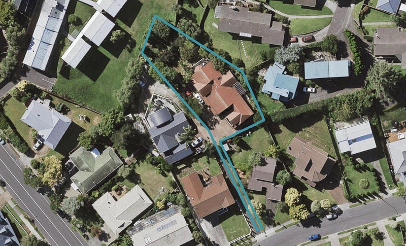 8 Kissling Place, Saint Johns, Auckland - Carousel 1