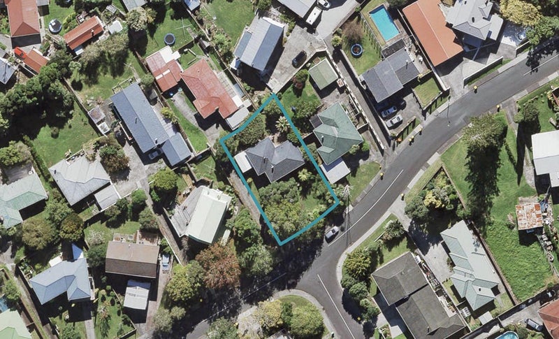 36 Dellwood Avenue, Henderson, Auckland - Carousel 1