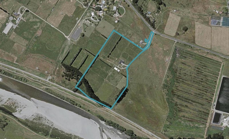 150 Riverbank Road Extension, Ōtaki - Carousel 1