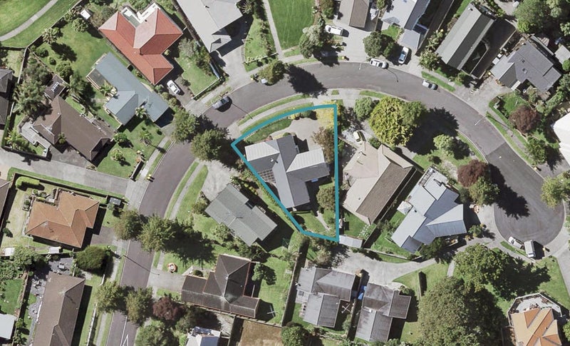 7 Lochend Place, Highland Park, Auckland - Carousel 1