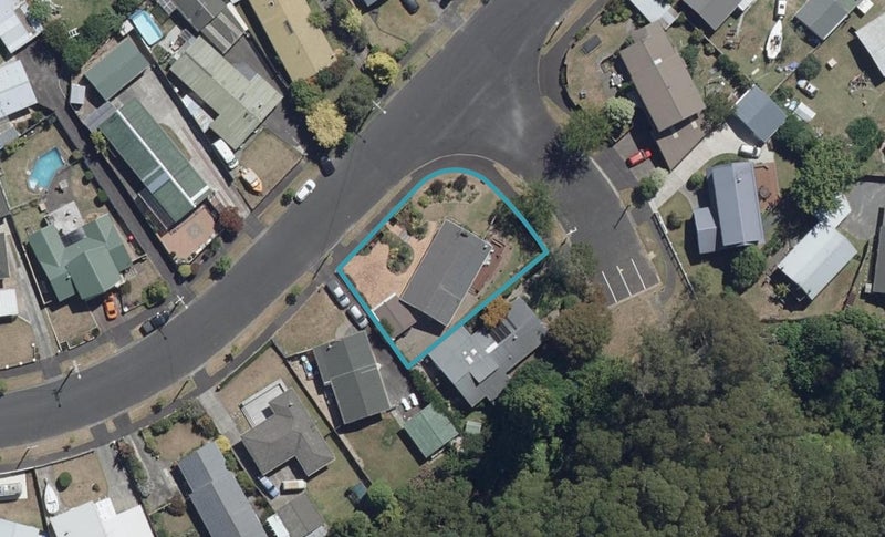 21 Fitzroy Avenue, Fitzroy, Hamilton - Carousel 1