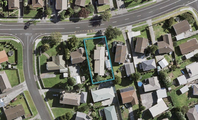 13 Riverton Drive, Randwick Park, Auckland - Carousel 1