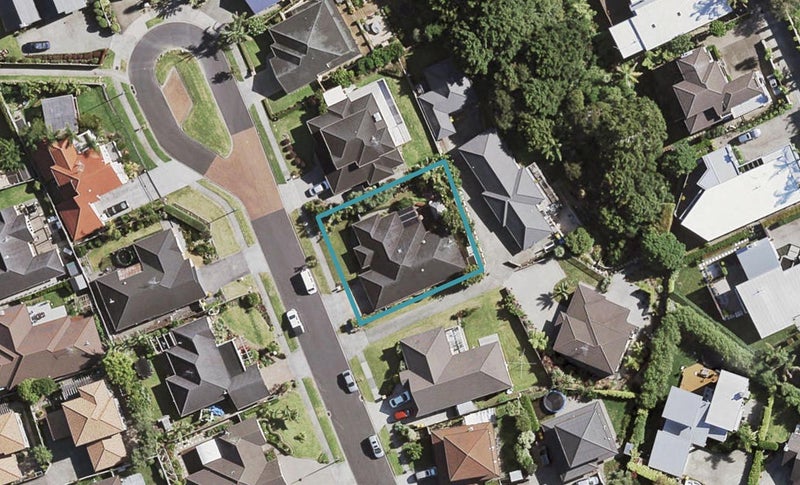 19 Phoenicia Court, The Gardens, Auckland - Carousel 1