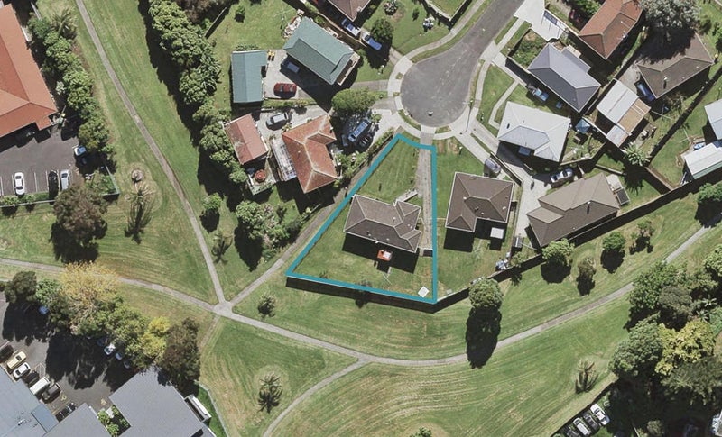 8 Purley Place, Mangere, Auckland - Carousel 1