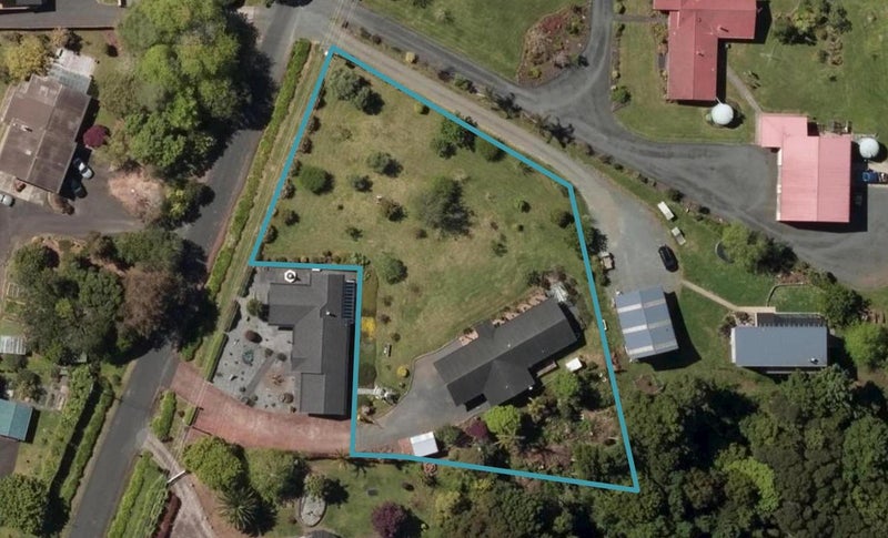 35 Tawhai Place, Parahaki, Whangarei - Carousel 1