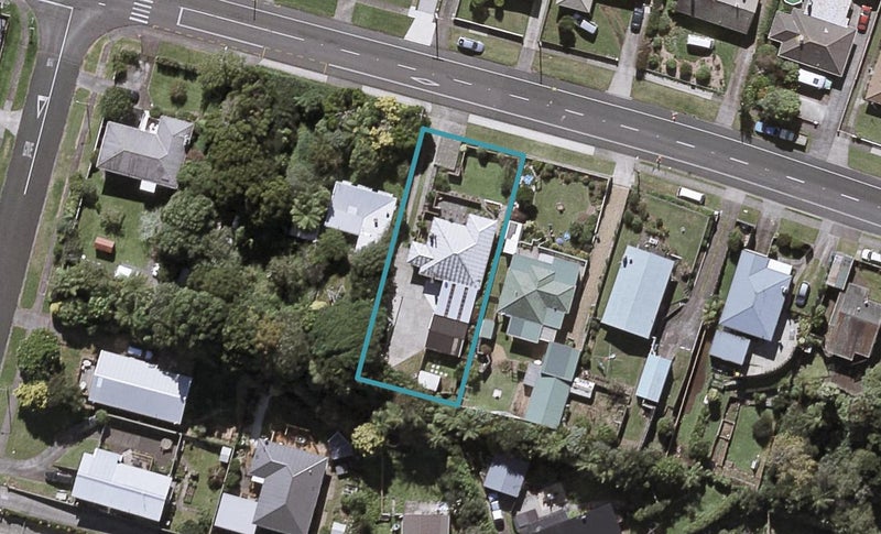 83 Omata Road, Marfell, New Plymouth - Carousel 1