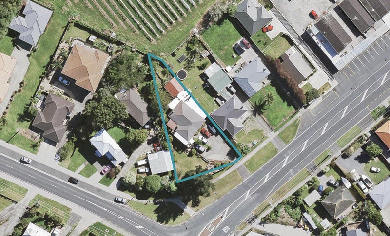 261 Henderson Valley Road, Henderson, Auckland - Carousel 1