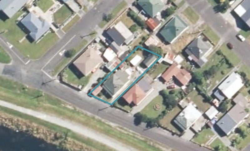 33 Nelson Quay, Cobden, Greymouth - Carousel 1